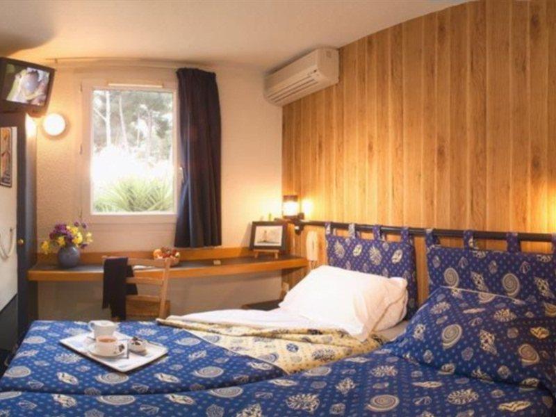 Stars Antibes Hotel Biot Bagian luar foto