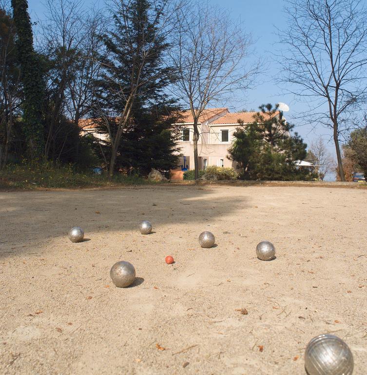 Stars Antibes Hotel Biot Bagian luar foto